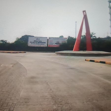 Pune Airport Eon Barclays Kharadi Luxe15 Suites Work Desks Bagian luar foto